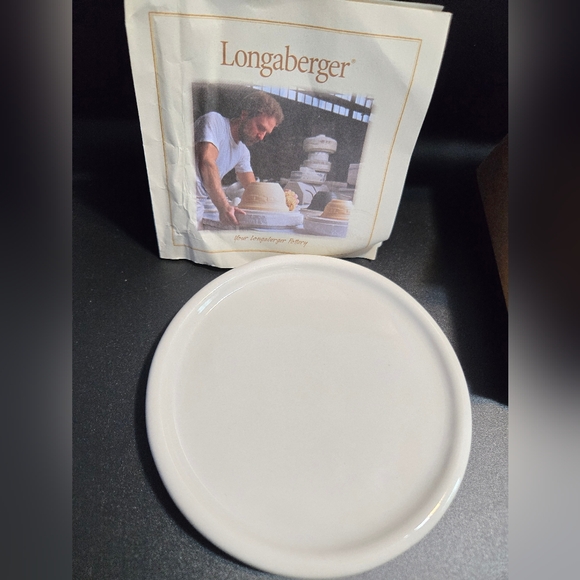The Longaberger Woven Traditions 1-Pint Salt Crock Lid / Coaster in Ivory. - Picture 4 of 5